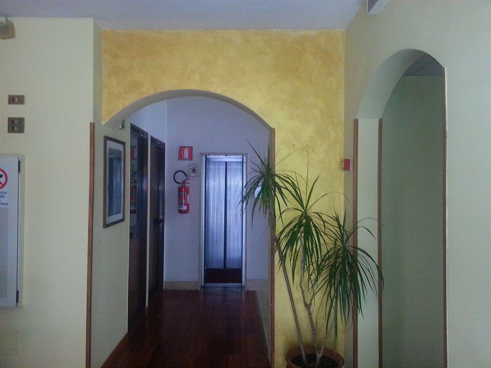 Hotel Industrial Rom Exterior foto
